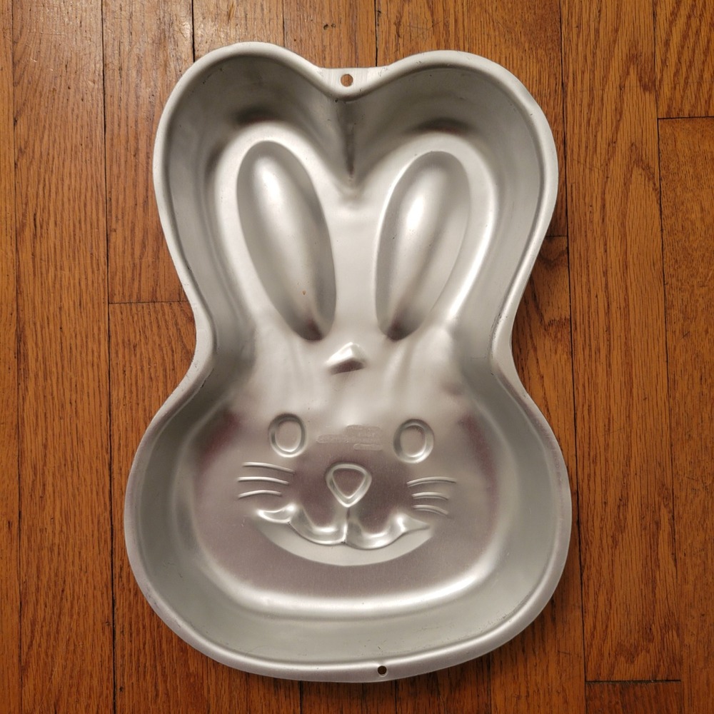 Wilton 2003 Aluminum Easter‎ Bunny Cake Pan Baking Mold Holiday Rabbit